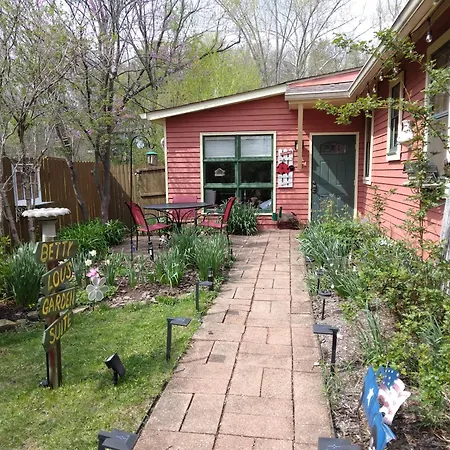 Betty Lous Garden-2